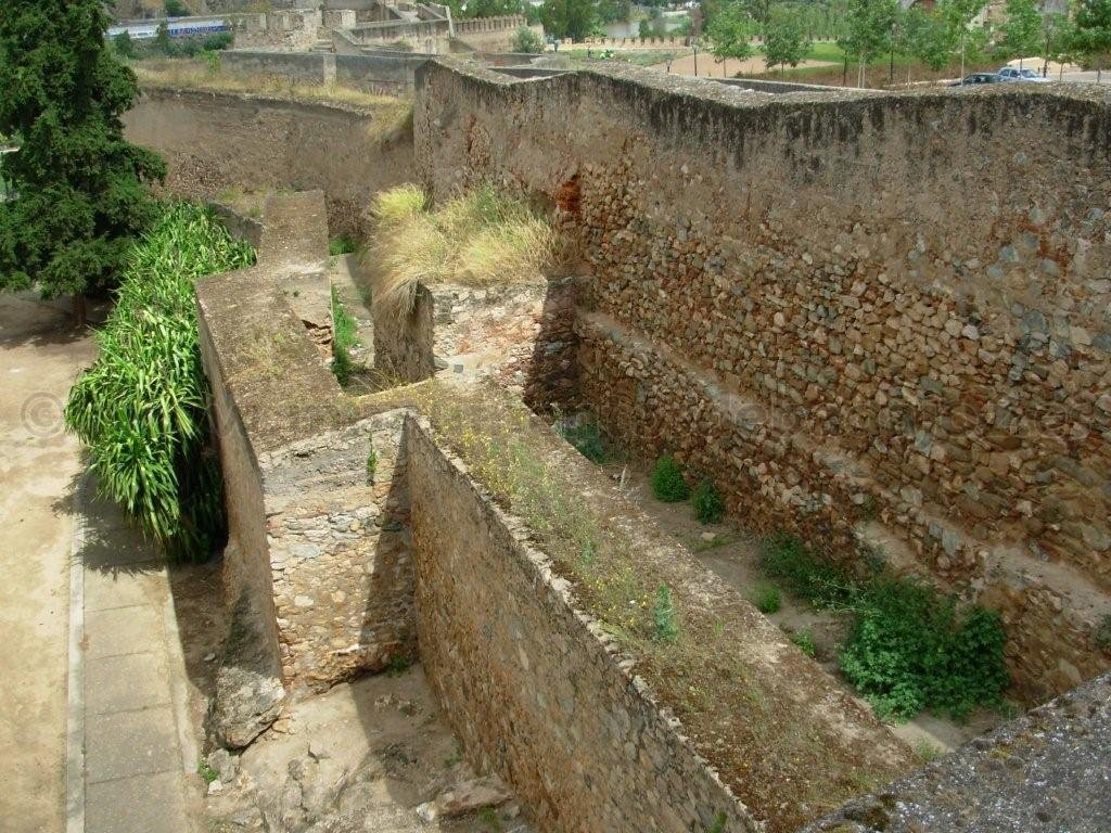 Barbacana o antemuro, Alcazaba de Badajoz