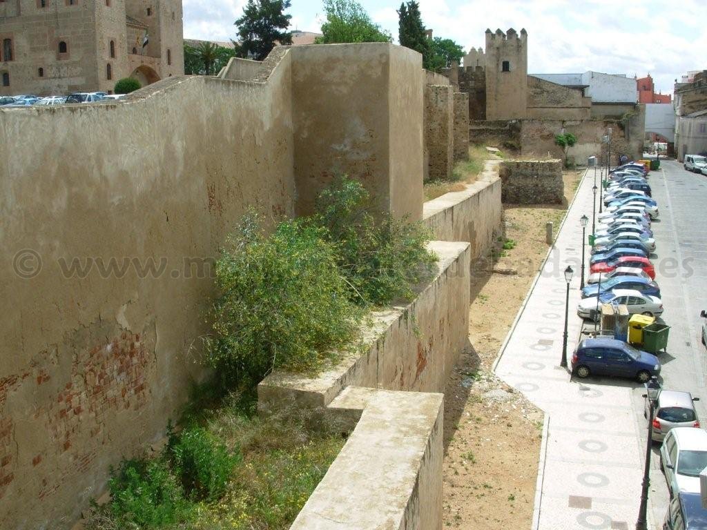 Barbacana o antemuro, Alcazaba de Badajoz