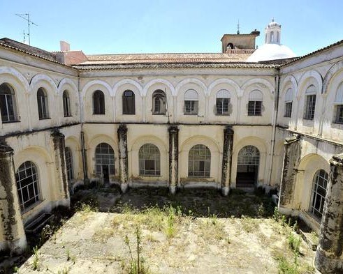 Claustro Mayor del Antiguo Convento de San Agustn / Antiguo Cuartel de San Agustn