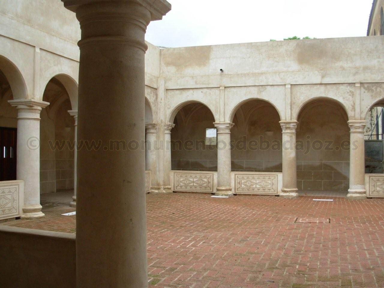Claustro Menor del Antiguo Convento de San Agustn / Antiguo Cuartel de San Agustn