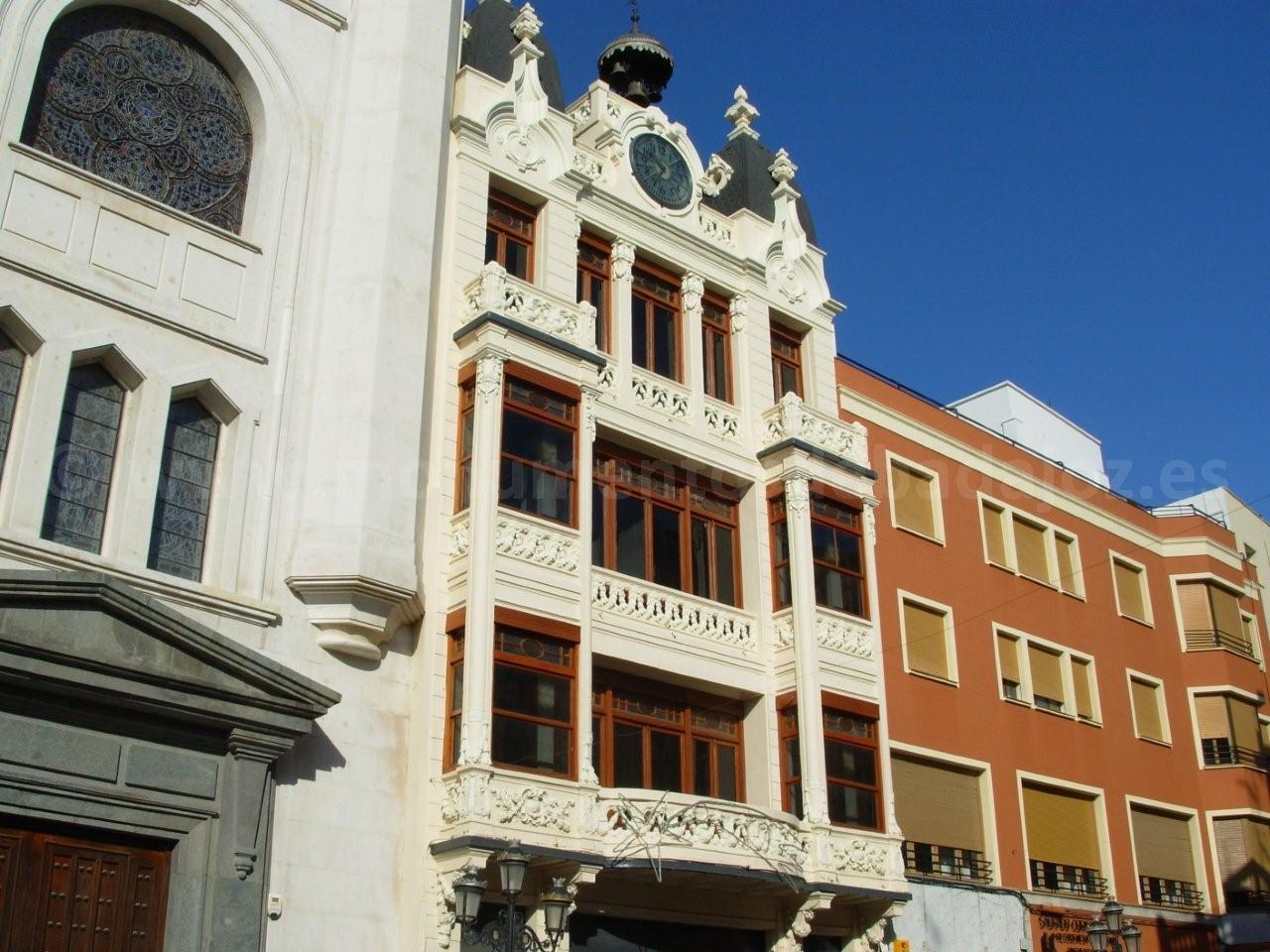 Las Tres Campanas, Plaza de La Soledad (Badajoz)