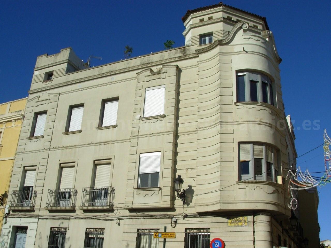 Racionalismo en Badajoz: Plaza de Cervantes, 6 (Casa ngel Cnovas)