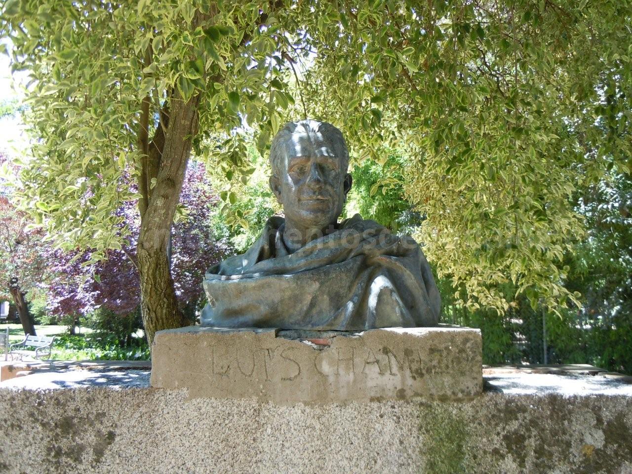 Monumento a Luís Chamizo, Badajoz